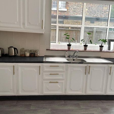 Balham, South London Spacious Guest House F2, 6 Rooms Available Экстерьер фото
